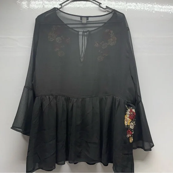 Torrid embroidered chiffon bell sleeve blouse  3X - Picture 3 of 10